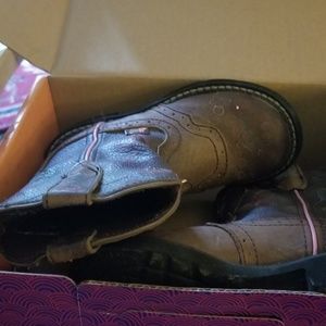 Kids justin light up boots.